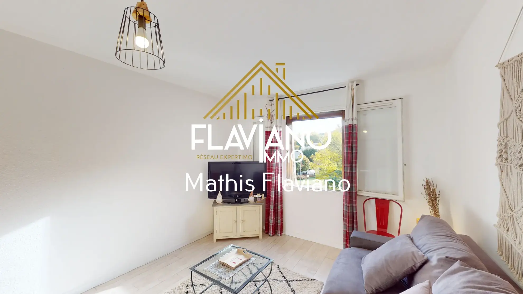 Studio meublé de 33 m² à Barcelonnette avec parking et proximité stations de ski 