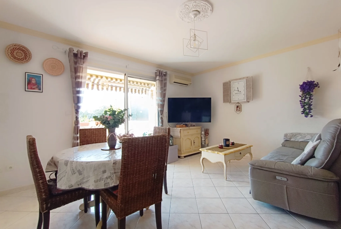 Appartement de 3 pièces avec terrasse panoramique à Grasse dans résidence seniors sécurisée 