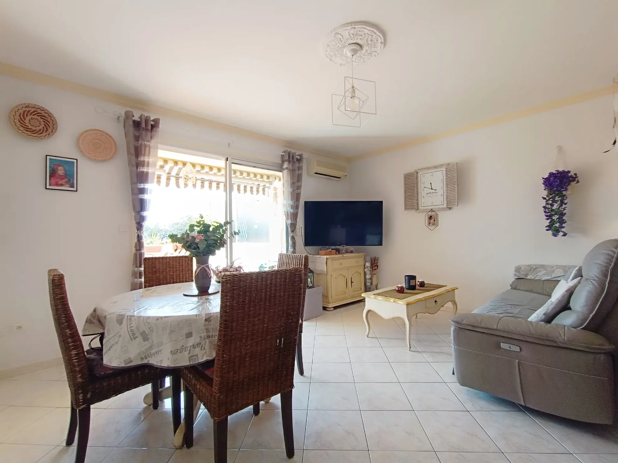 Appartement de 3 pièces avec terrasse panoramique à Grasse dans résidence seniors sécurisée 