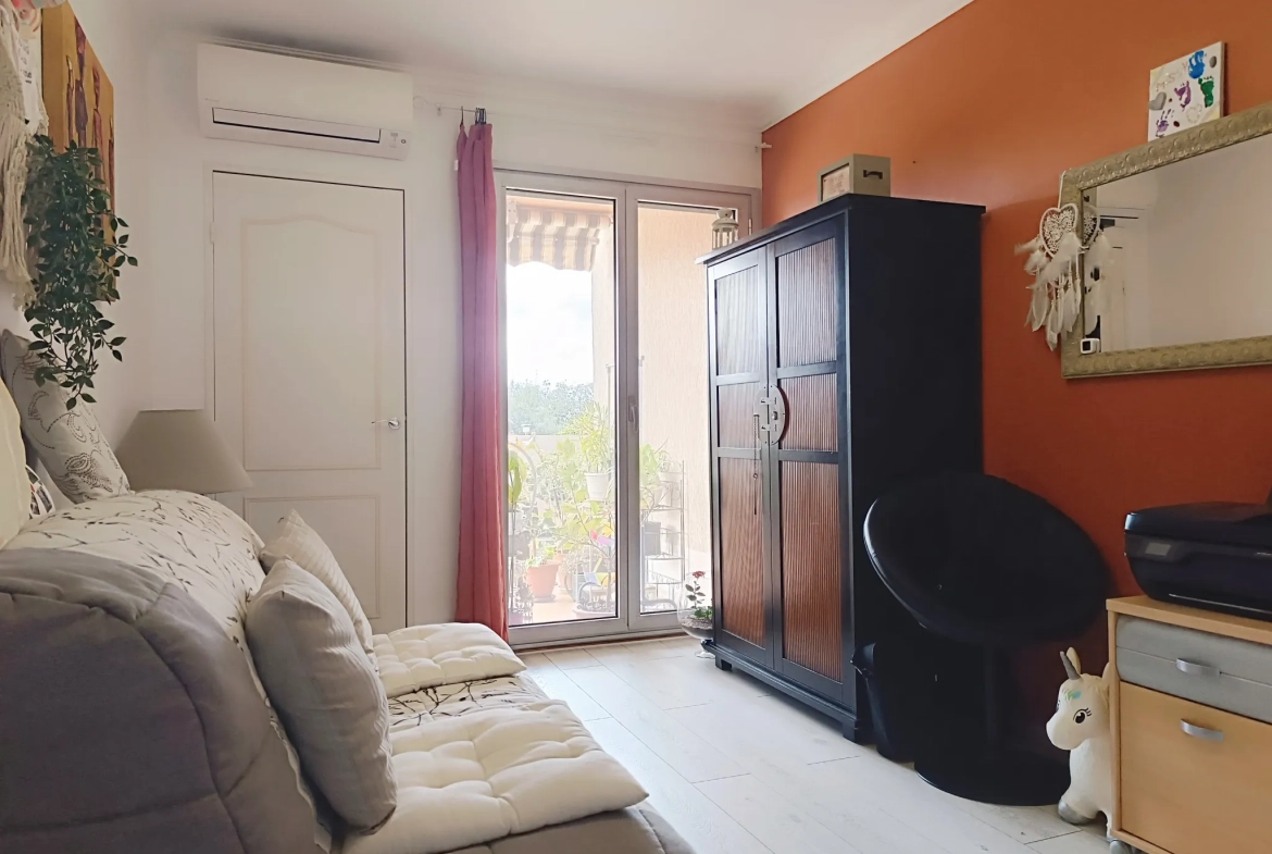 Appartement de 3 pièces avec terrasse panoramique à Grasse dans résidence seniors sécurisée 