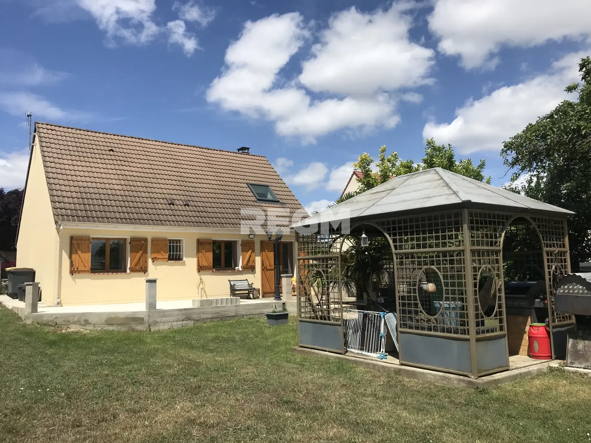 Maison 3 chambres avec jardin clos, atelier et vie de plain-pied à Saint-Germain-sur-École 