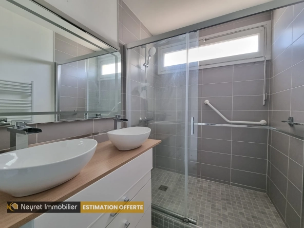 Appartement T4 de 88m² avec balcon et cave à Limas, proximité parc Vermorel 