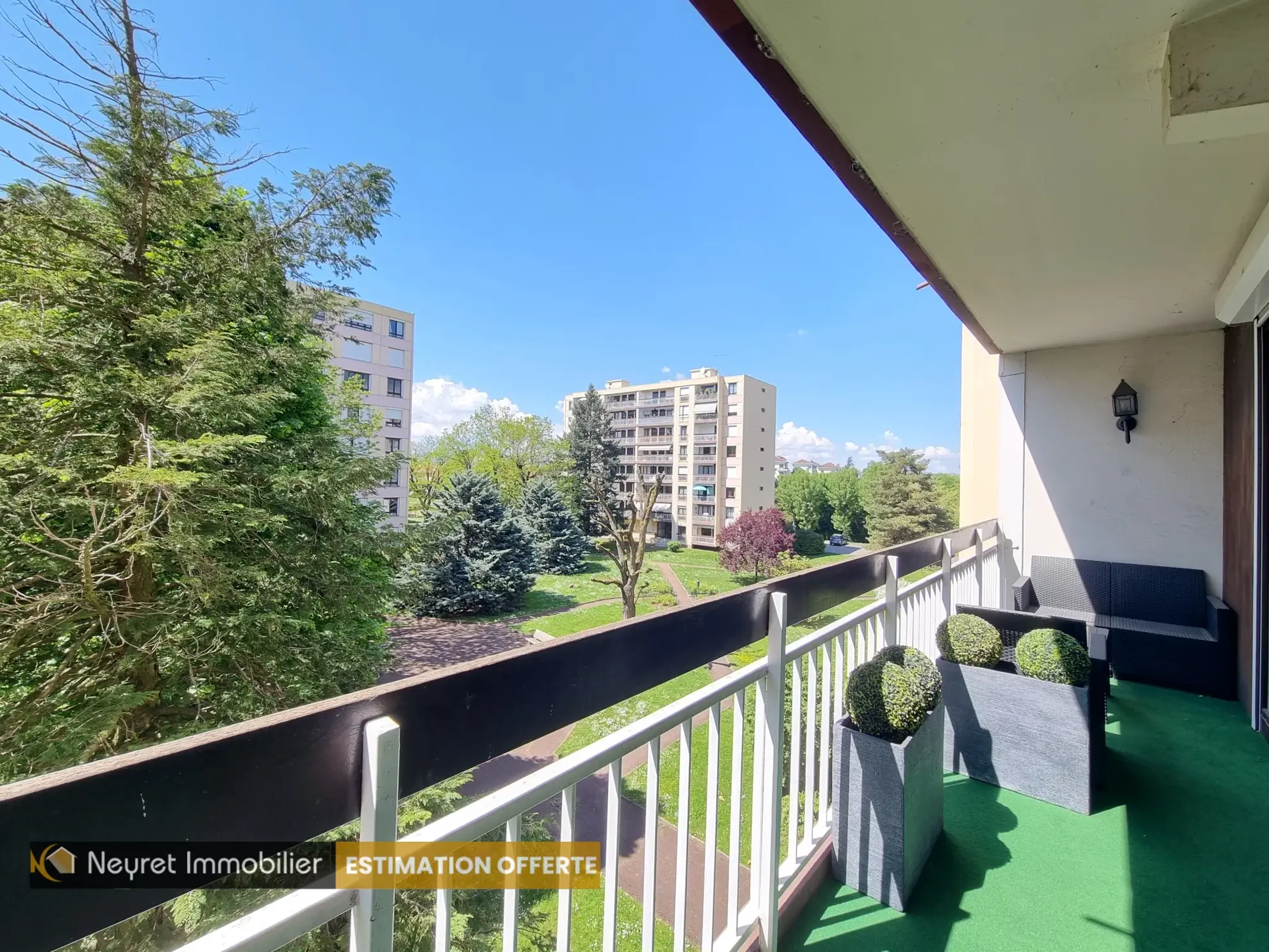 Appartement T4 de 88m² avec balcon et cave à Limas, proximité parc Vermorel 