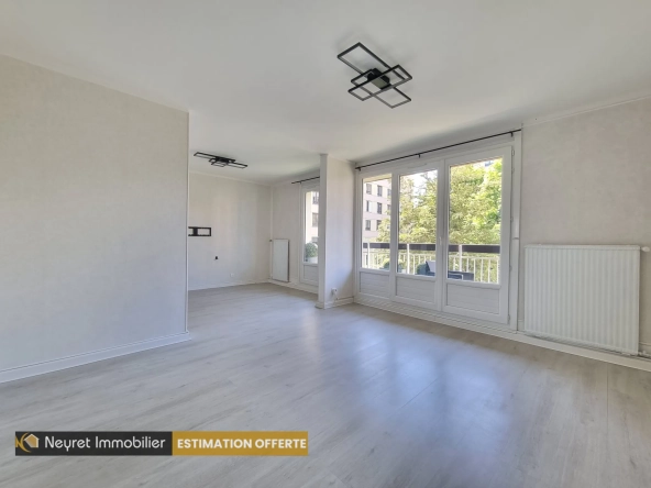 Appartement T4 de 88m² avec balcon et cave à Limas, proximité parc Vermorel
