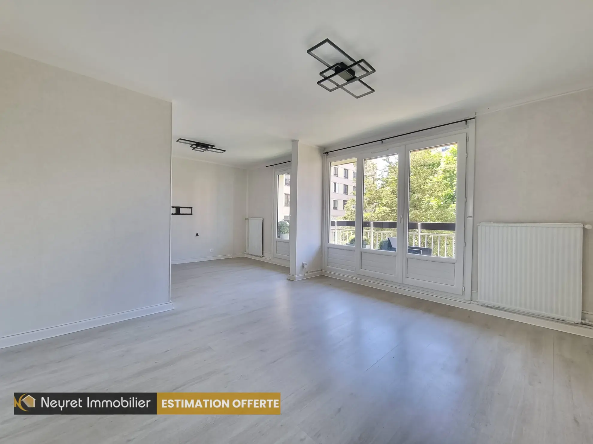 Appartement T4 de 88m² avec balcon et cave à Limas, proximité parc Vermorel 