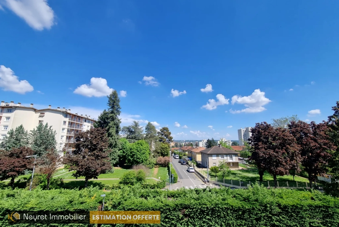 Appartement T4 de 88m² avec balcon et cave à Limas, proximité parc Vermorel 