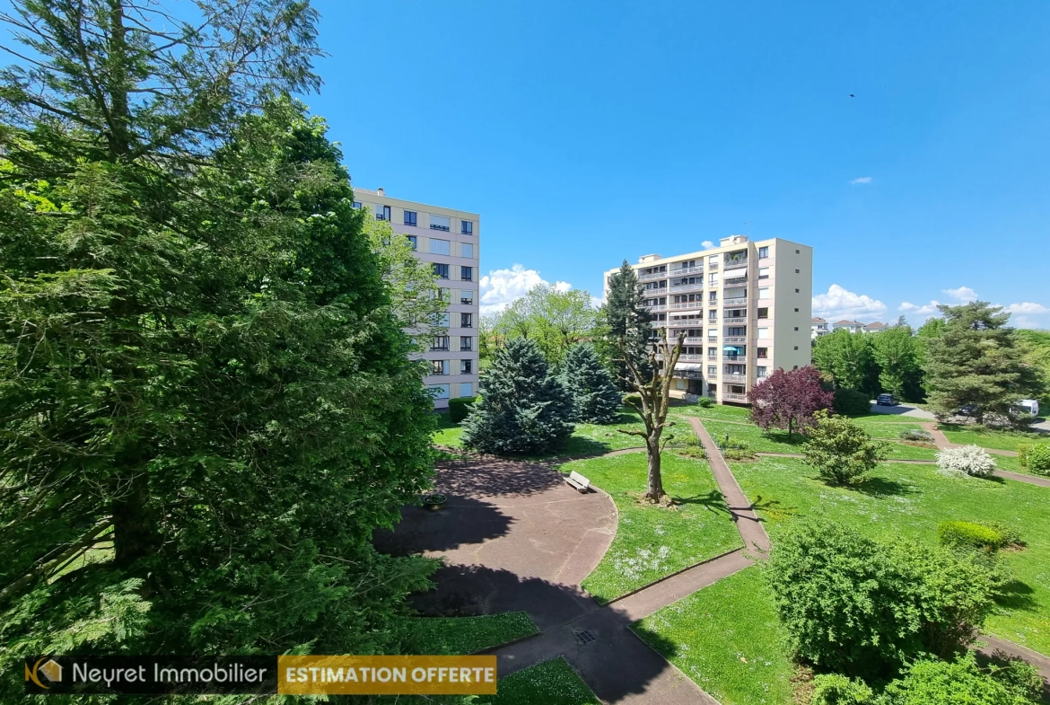 Appartement T4 de 88m² avec balcon et cave à Limas, proximité parc Vermorel 