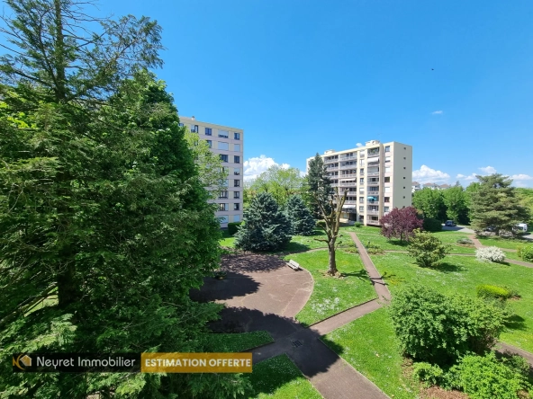 Appartement T4 de 88m² avec balcon et cave à Limas, proximité parc Vermorel 