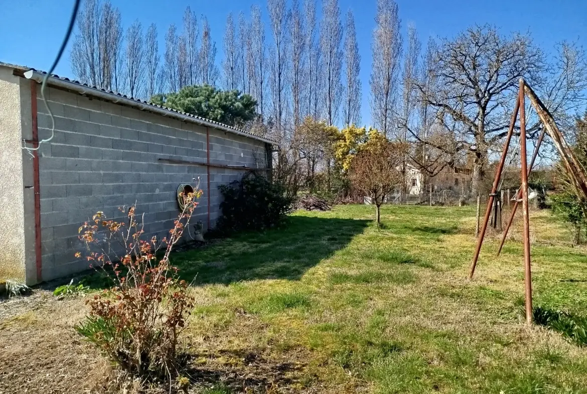 Charmante maison de village avec jardin et dépendances à Soussac, Gironde 