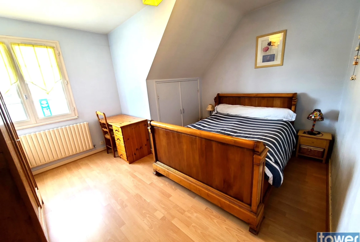 Maison rénovée de 140 m² avec 5 chambres à Bourg Blanc, proche de Brest et des plages 