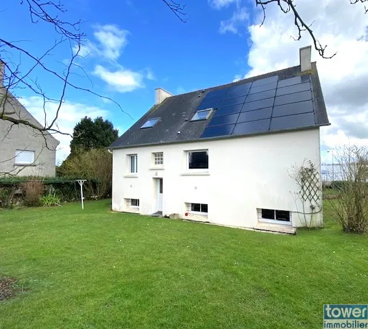 Maison rénovée de 140 m² avec 5 chambres à Bourg Blanc, proche de Brest et des plages 