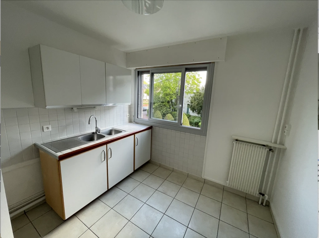 Appartement T2 de 44 m² à Juvisy-sur-Orge avec parking et vue rue