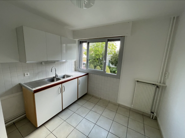 Appartement T2 de 44 m² à Juvisy-sur-Orge avec parking et vue rue