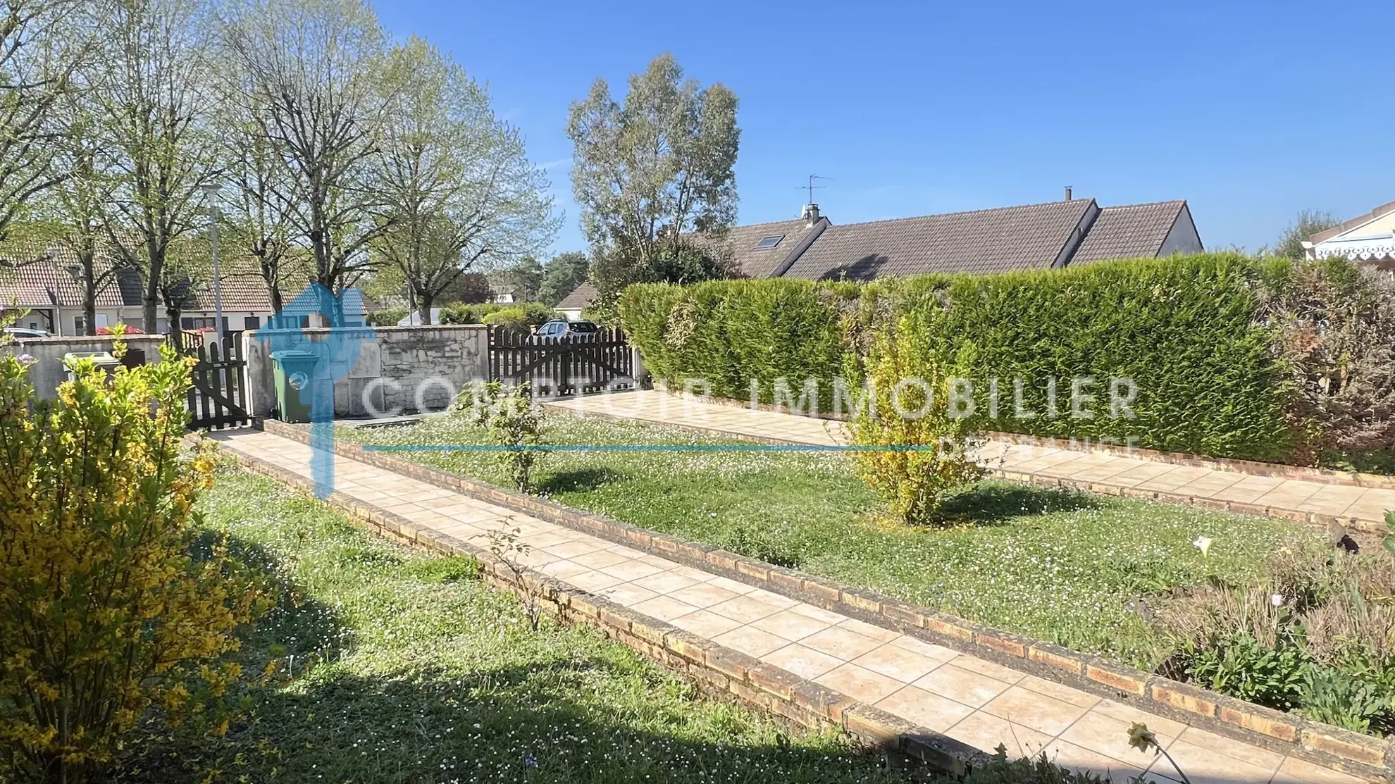 Maison individuelle avec jardin à La Ferté Alais en vente 
