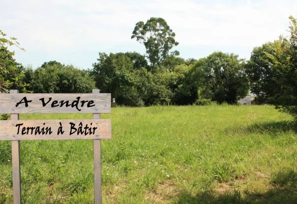 Terrain à bâtir de 1039 m² à Gignac, proche du centre-ville