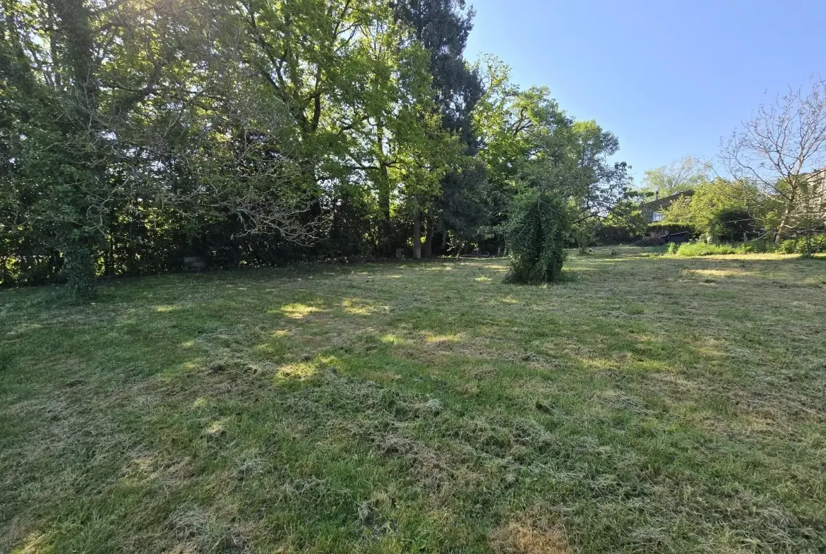 Terrain constructible de 970 m² à Panazol, Manderesse – Emplacement privilégié 