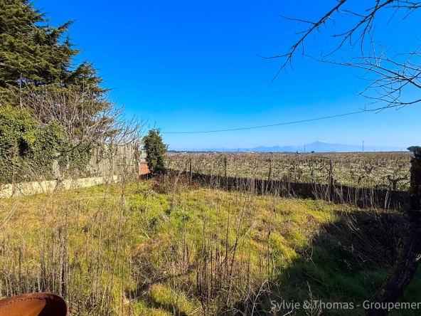 Maison à rénover avec vue exceptionnelle sur Mont Ventoux à Orange 