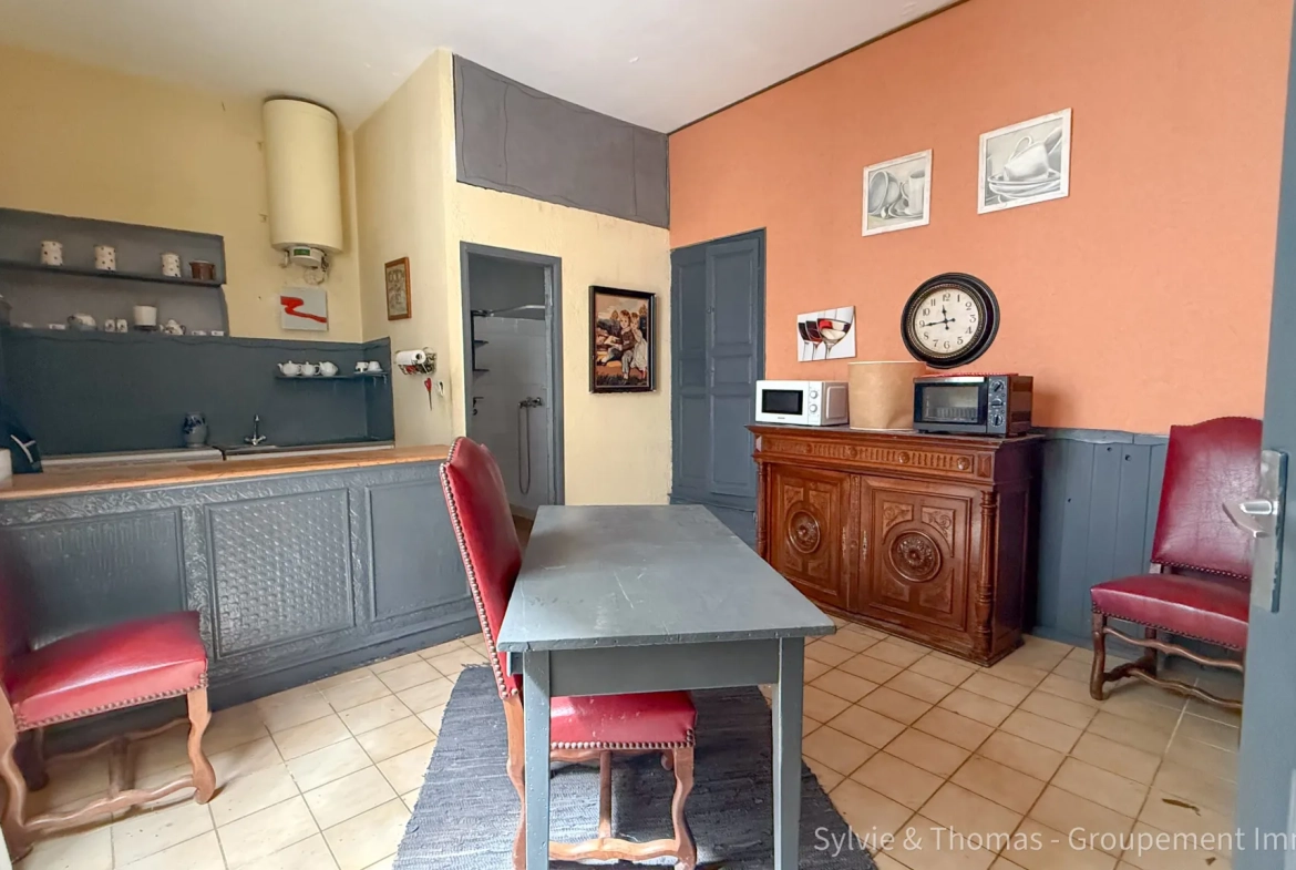 Maison de village à Caderousse avec fort potentiel de rénovation de 117 m² 