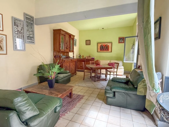 Maison de village à Caderousse avec fort potentiel de rénovation de 117 m²