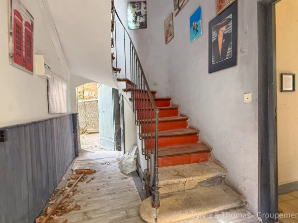 Maison de village à Caderousse avec fort potentiel de rénovation de 117 m² 