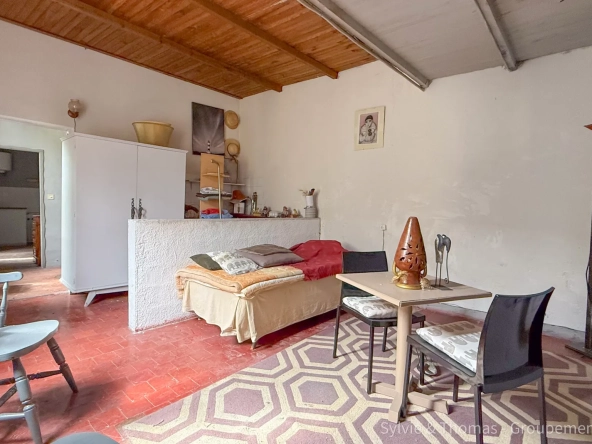 Maison de village à Caderousse avec fort potentiel de rénovation de 117 m² 