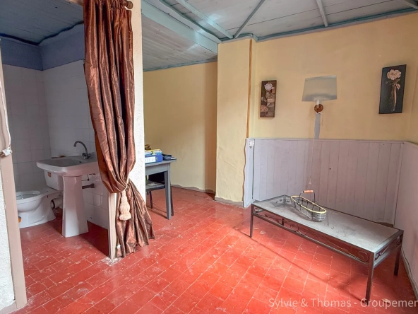 Maison de village à Caderousse avec fort potentiel de rénovation de 117 m² 