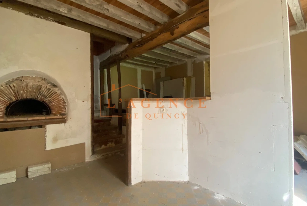 Maison à rénover de 87 m² à Villemareuil, proche des commodités 