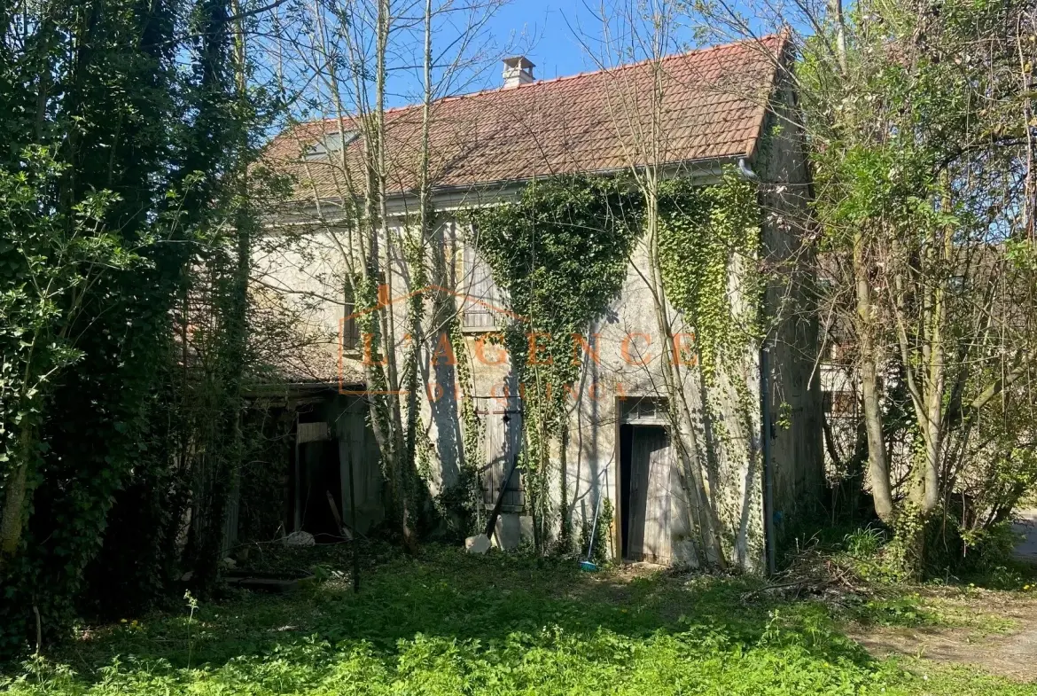 Maison à rénover de 87 m² à Villemareuil, proche des commodités 