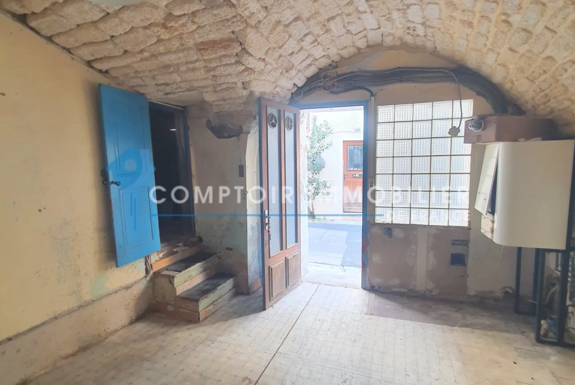 Maison de ville à Pignan de 160 m² avec terrasse à rénover 