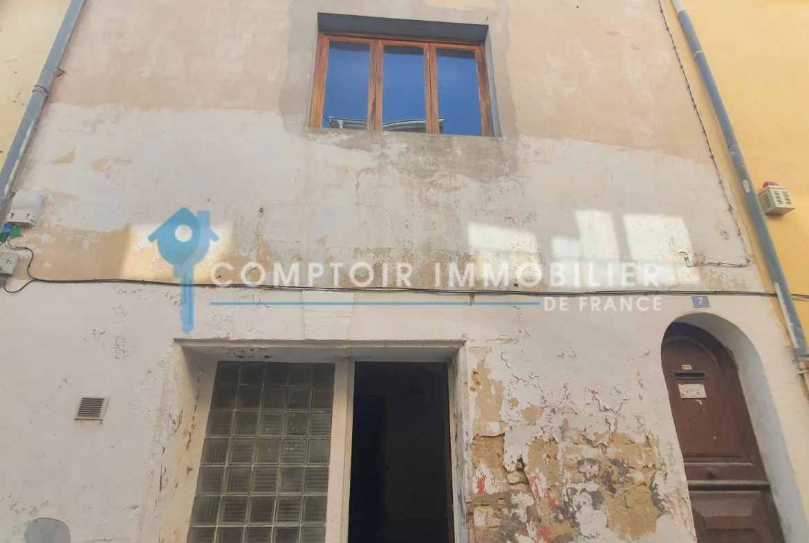 Maison de ville à Pignan de 160 m² avec terrasse à rénover 