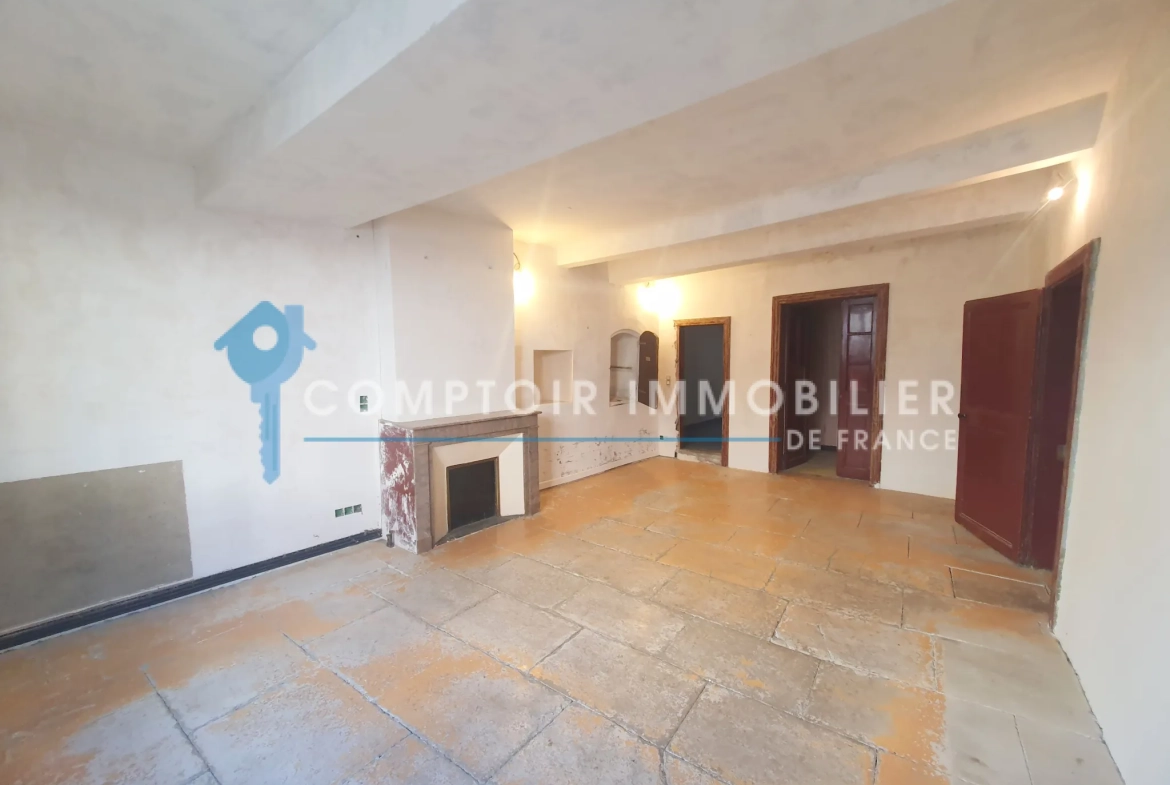 Maison de ville à Pignan de 160 m² avec terrasse à rénover 