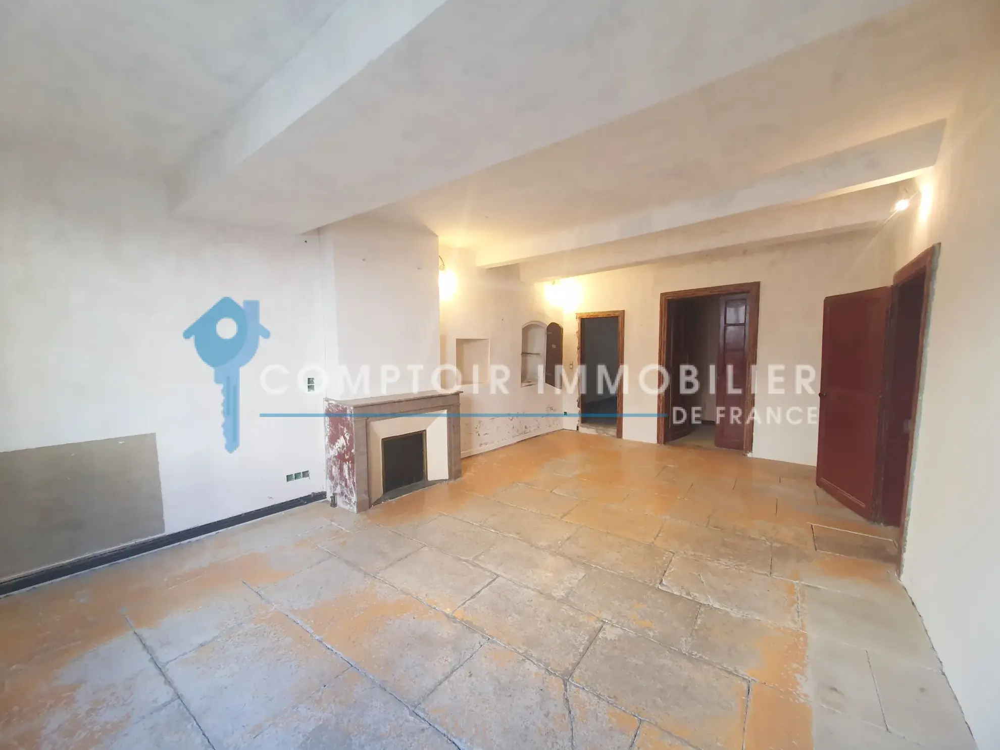 Maison de ville à Pignan de 160 m² avec terrasse à rénover 