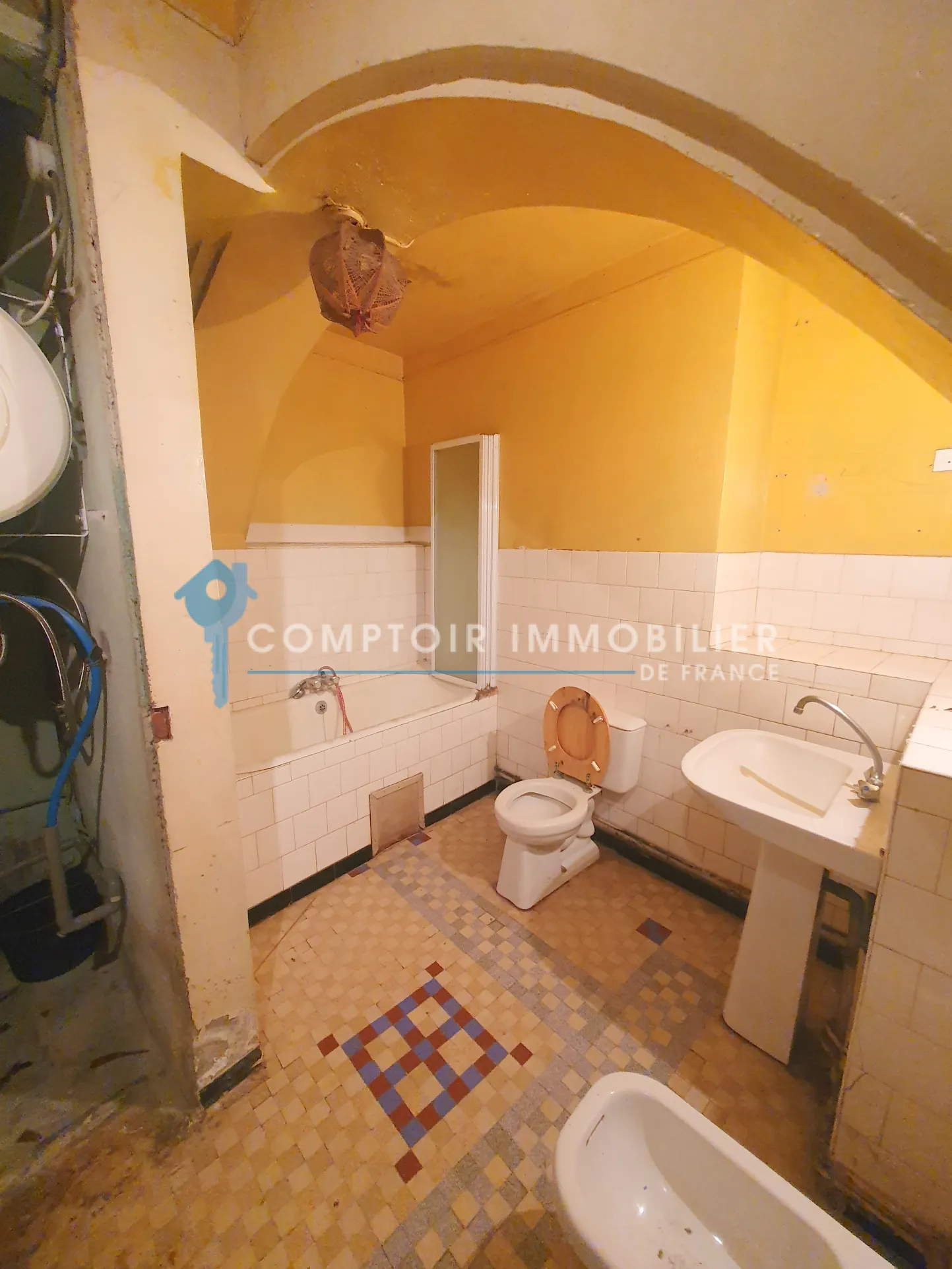 Maison de ville à Pignan de 160 m² avec terrasse à rénover 