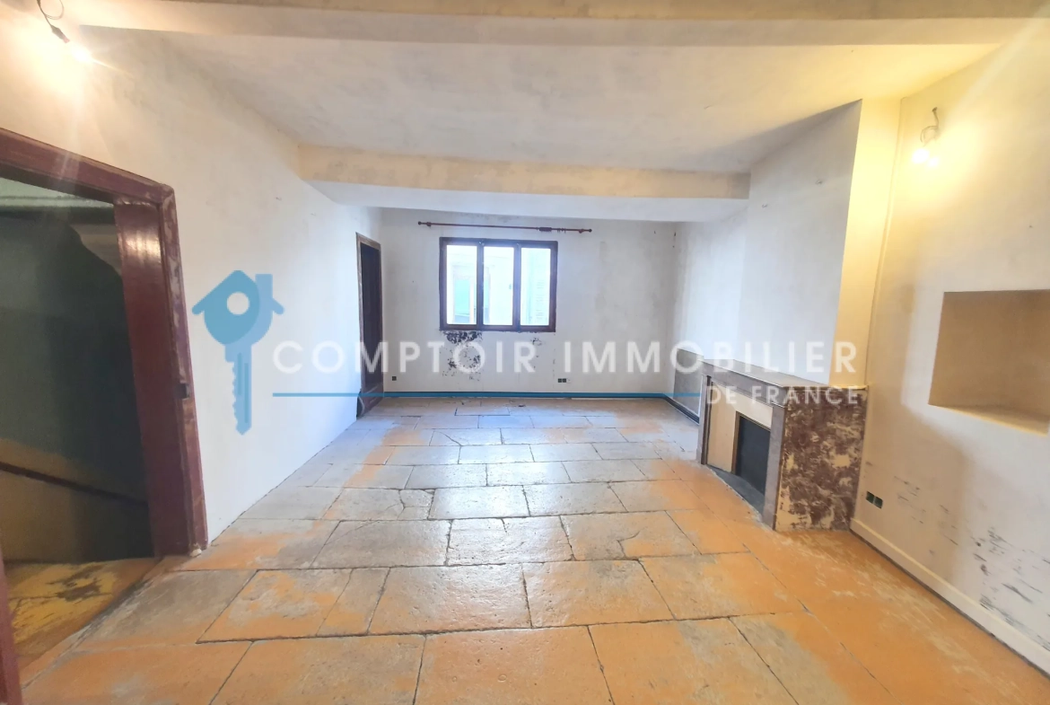 Maison de ville à Pignan de 160 m² avec terrasse à rénover 