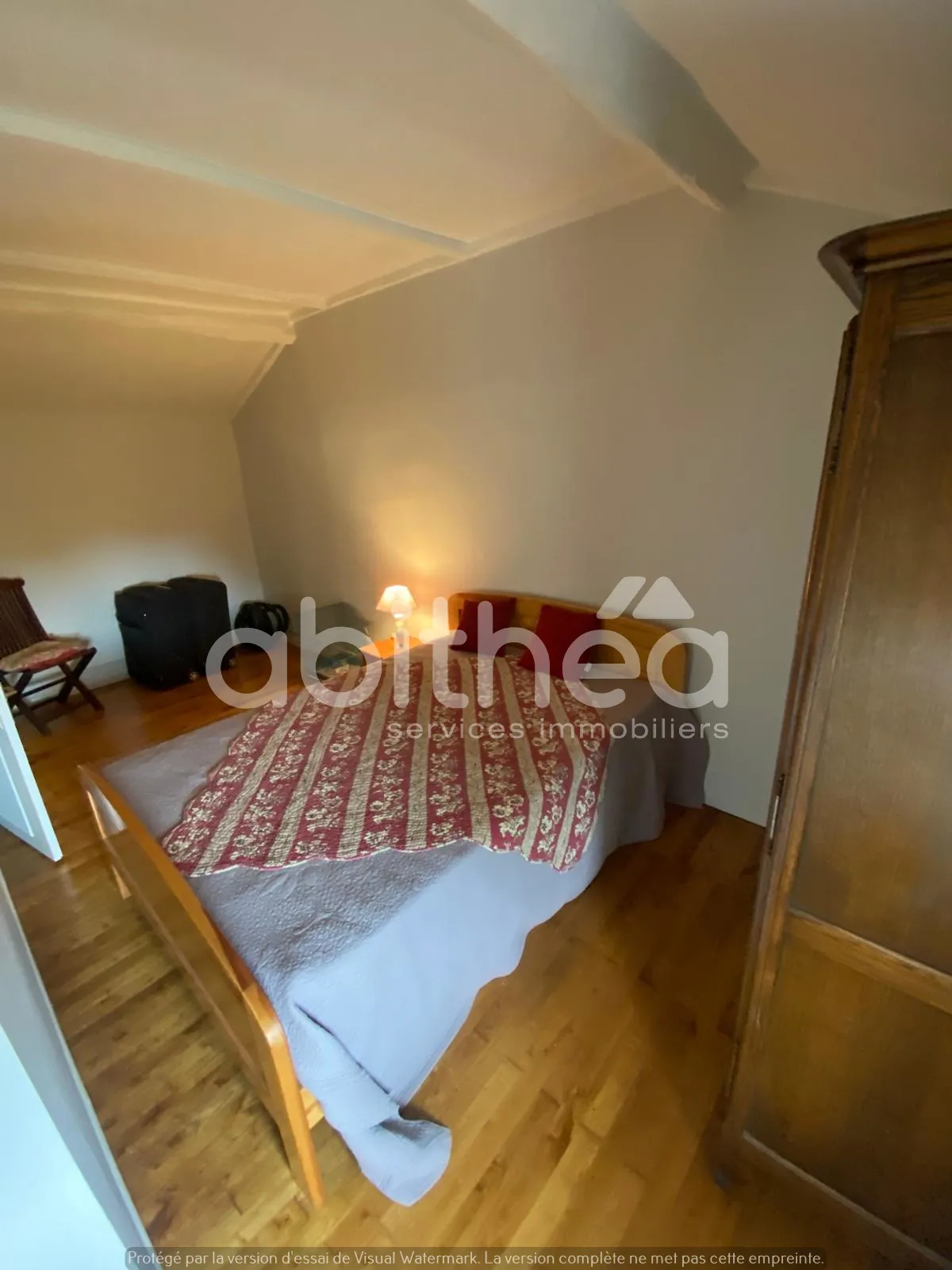 Charmante maison de 173 m² avec terrain arboré à Chasseneuil sur Bonnieure 