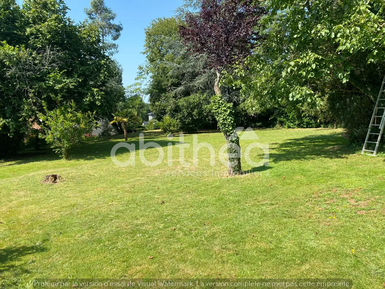 Charmante maison de 173 m² avec terrain arboré à Chasseneuil sur Bonnieure 