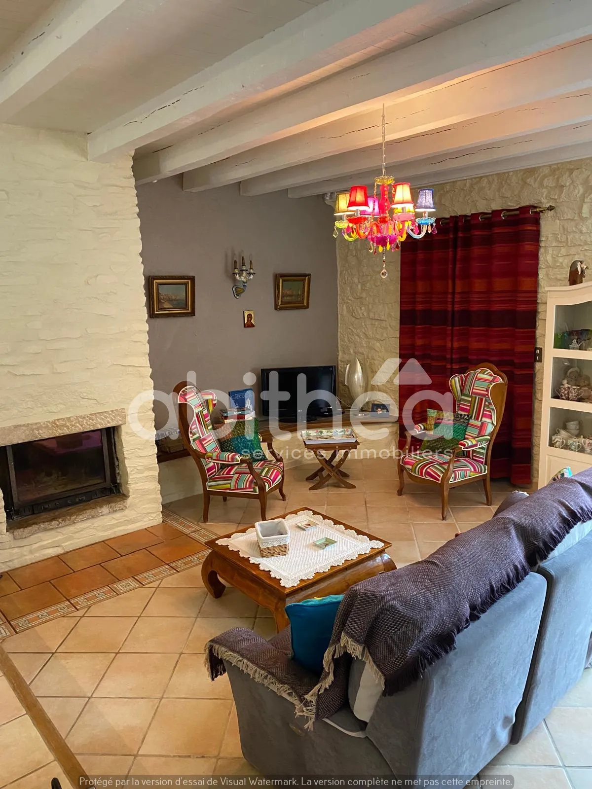 Charmante maison de 173 m² avec terrain arboré à Chasseneuil sur Bonnieure 