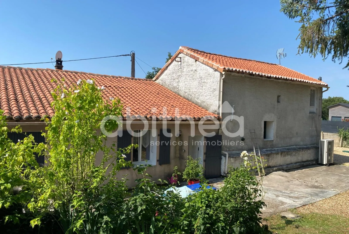 Charmante maison de 173 m² avec terrain arboré à Chasseneuil sur Bonnieure 