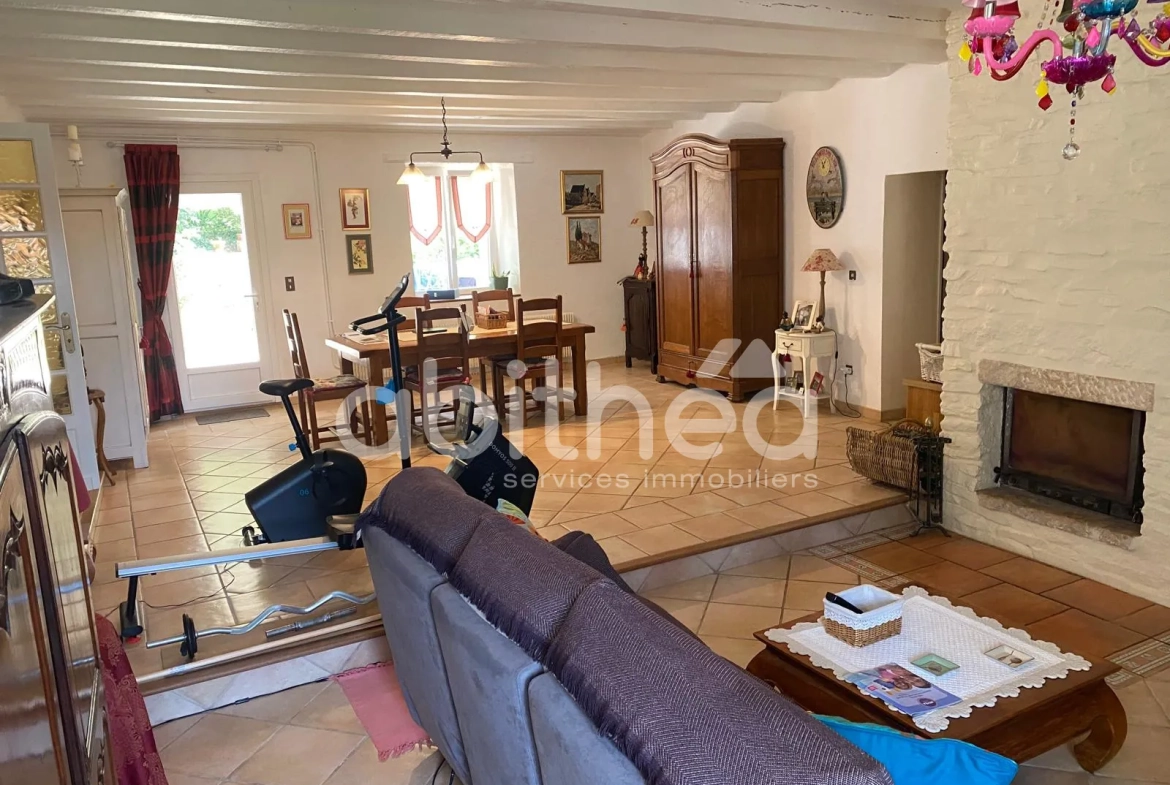 Charmante maison de 173 m² avec terrain arboré à Chasseneuil sur Bonnieure 