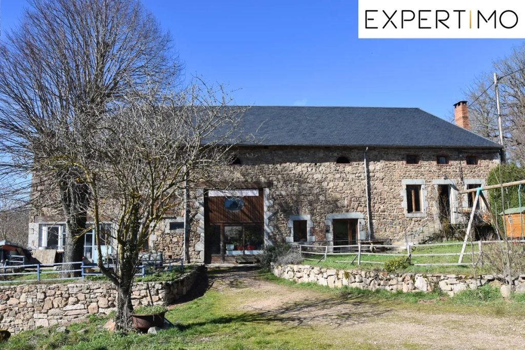 Maison à vendre à Servant de 200 m² avec dépendances et vue sur la vallée de la Sioule