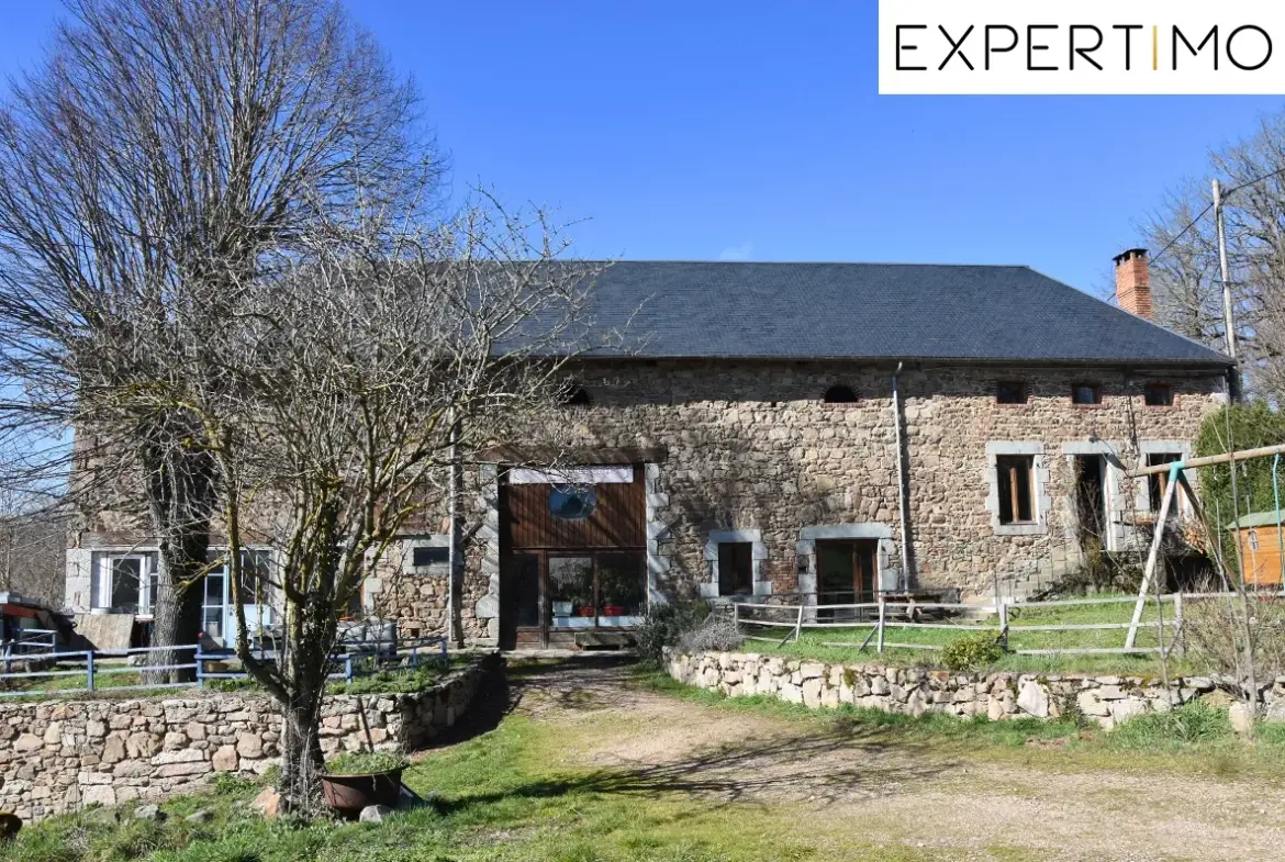 Maison à vendre à Servant de 200 m² avec dépendances et vue sur la vallée de la Sioule 