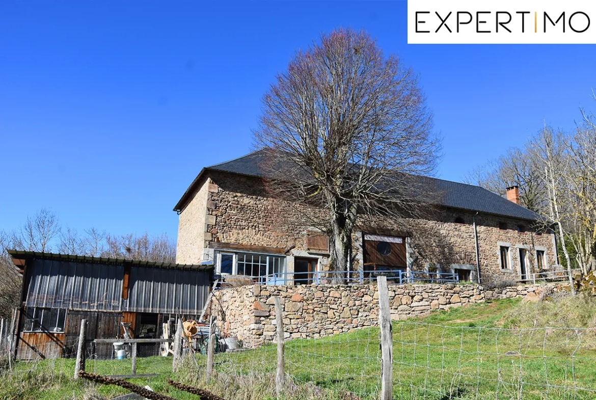 Maison à vendre à Servant de 200 m² avec dépendances et vue sur la vallée de la Sioule 