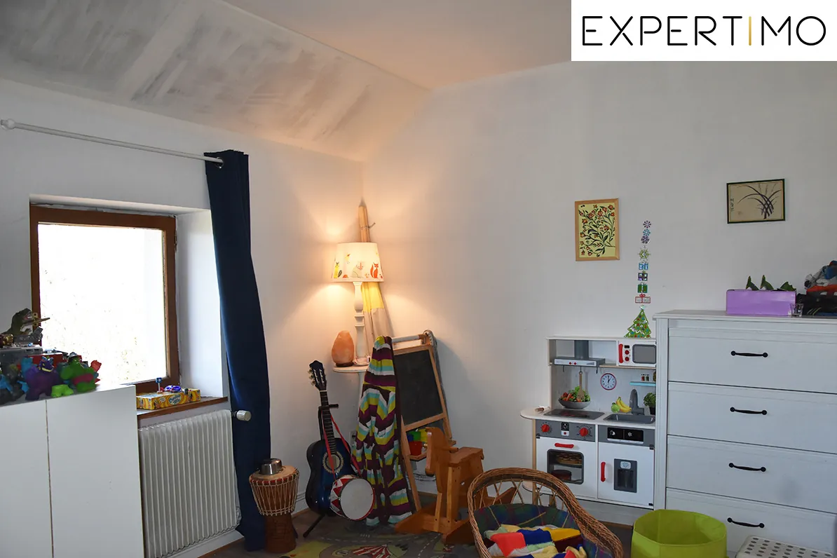 Maison à vendre à Servant de 200 m² avec dépendances et vue sur la vallée de la Sioule 
