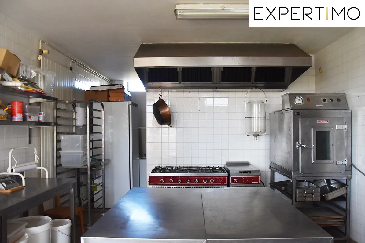 Maison à vendre à Servant de 200 m² avec dépendances et vue sur la vallée de la Sioule 