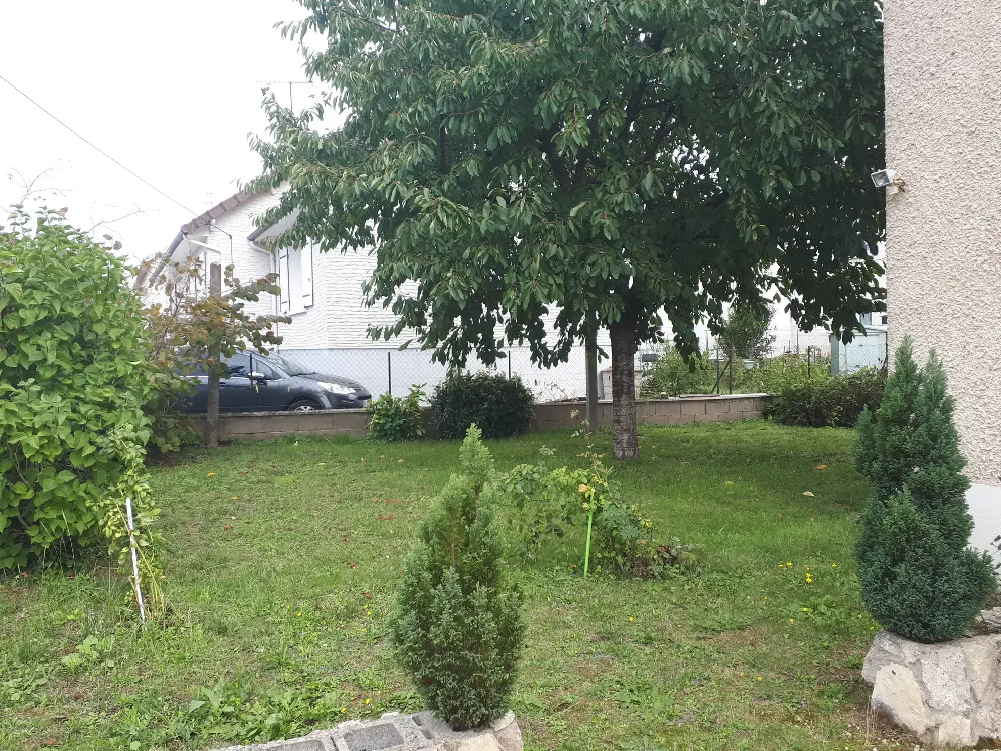 Charmante maison de 166 m² à vendre à Chatellerault avec jardin et garage 