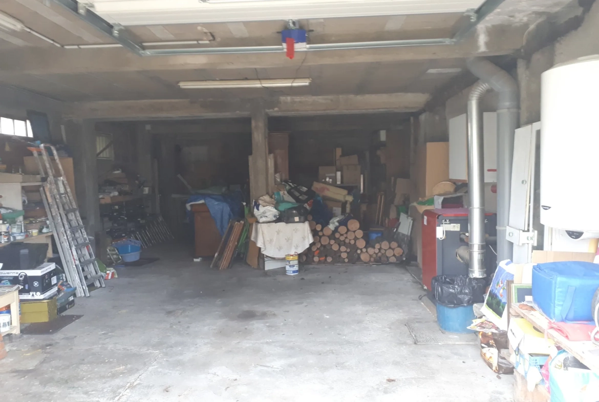 Charmante maison de 166 m² à vendre à Chatellerault avec jardin et garage 