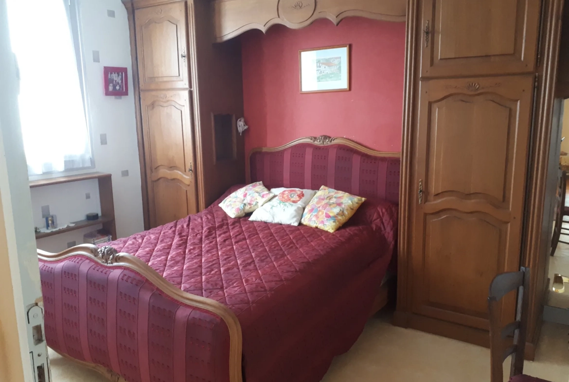 Charmante maison de 166 m² à vendre à Chatellerault avec jardin et garage 