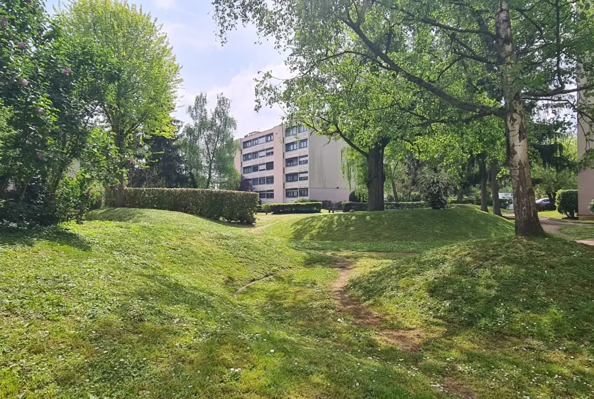 Appartement 5 pièces lumineux avec parking, cave et balcon à Limeil-Brevannes 