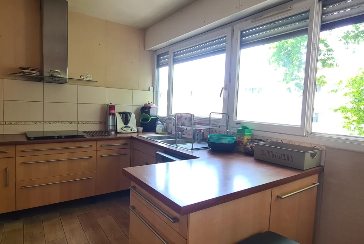 Appartement 5 pièces lumineux avec parking, cave et balcon à Limeil-Brevannes 
