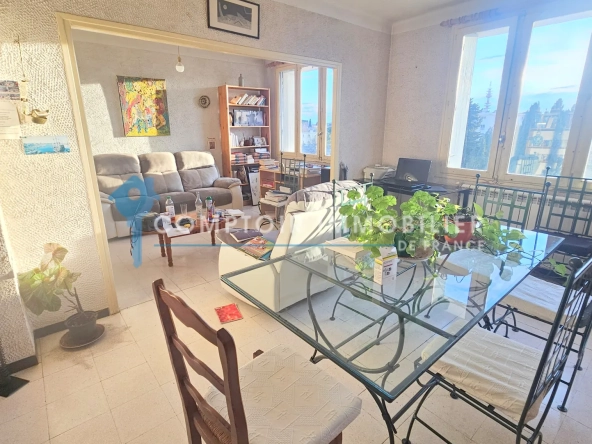 Appartement T3 lumineux avec balcon et cave à Montpellier – Dernier étage